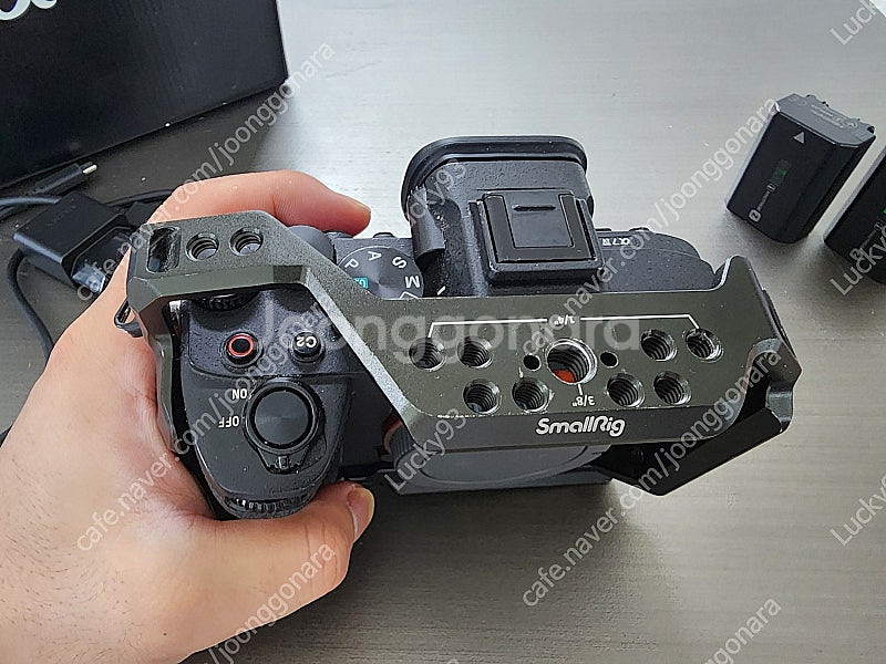 Sony A7M4 + 추가 배터리 + 스몰리그 케이지 ...--3