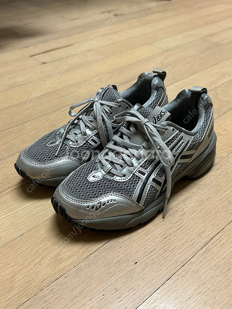 (240) 아식스 1090 v2 실버 팝니다--0