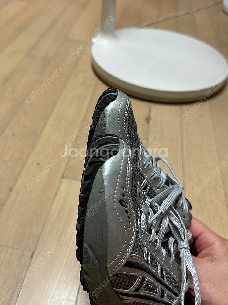 (240) 아식스 1090 v2 실버 팝니다--7