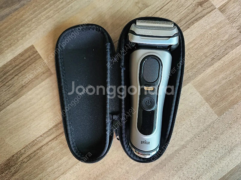 브라운 면도기 s9000프로플러스팝니다 10회정도사용 ...--2