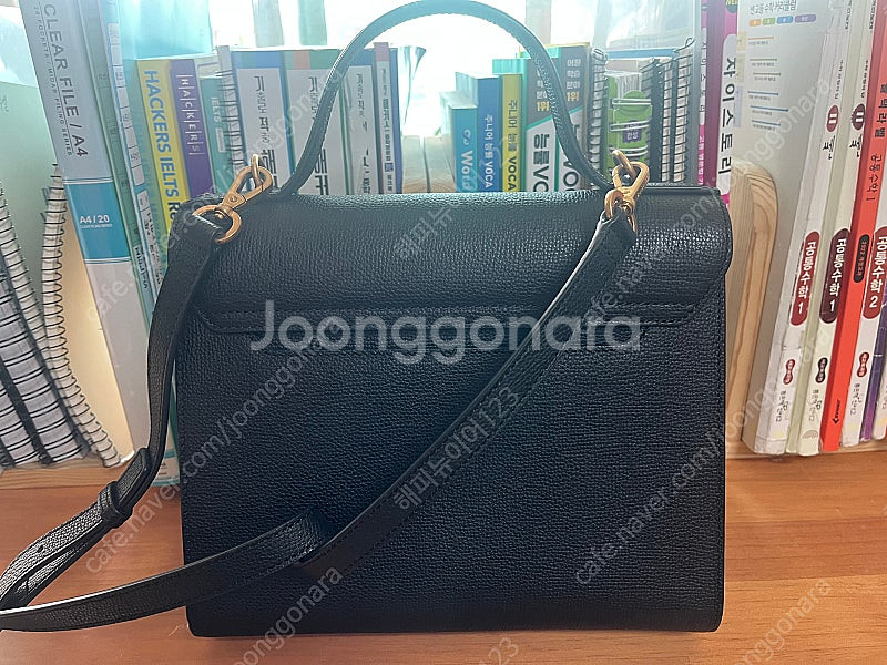 쿠론가방(토트백) 팝니다.--5