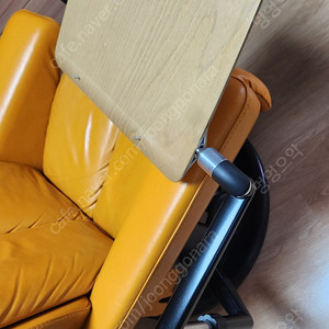 스트레스리스 노트북 테이블 팝니다