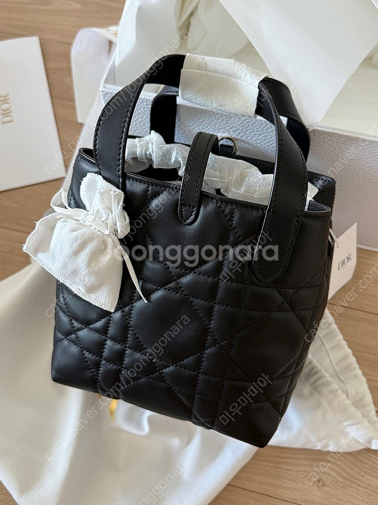 디올 뚜주흐 스몰 버티컬 토트백 (판교 현백 구입)--4