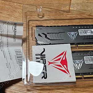 DDR4 램 PATRIOT VIPER 8GB x 2EA = 16GB CL19 4400클럭 판매합니다.