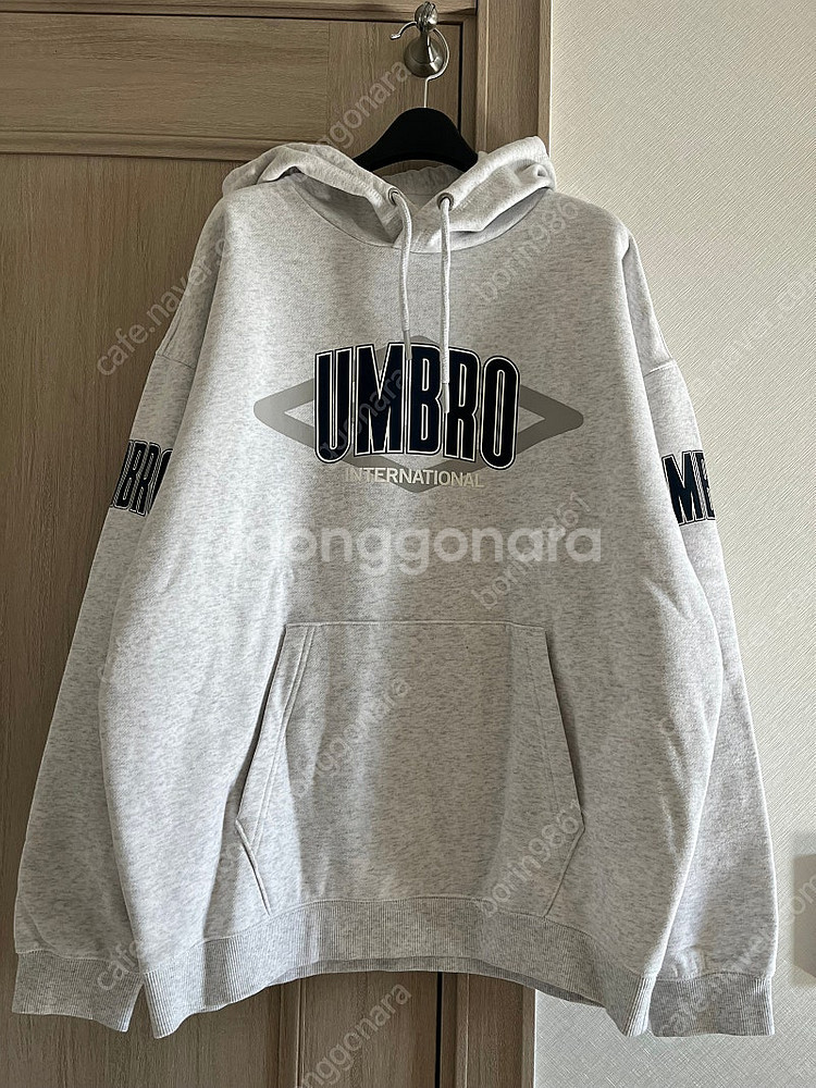 엄브로 후드티셔츠--0