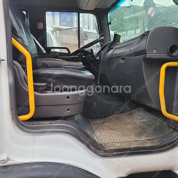 현대5톤카고 자동사다리 장착 / 전동윈치장착 / 챔바타입 / 중축 / 팝니다. 현대4.5톤--1