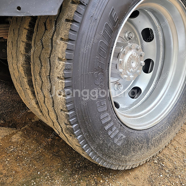 현대5톤카고 자동사다리 장착 / 전동윈치장착 / 챔바타입 / 중축 / 팝니다. 현대4.5톤--5