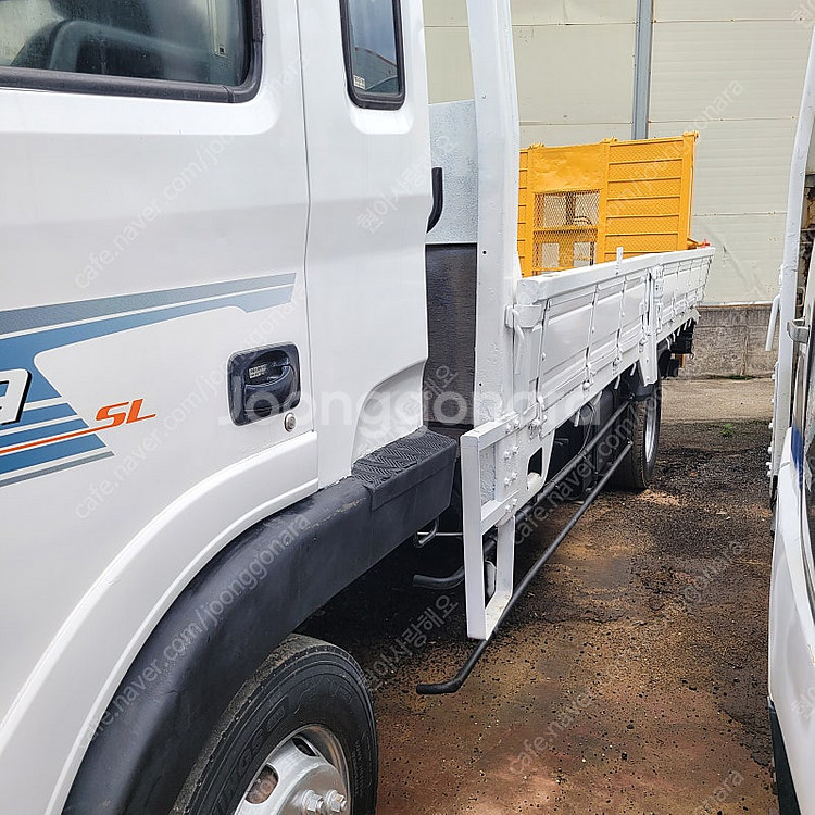 현대5톤카고 자동사다리 장착 / 전동윈치장착 / 챔바타입 / 중축 / 팝니다. 현대4.5톤--9