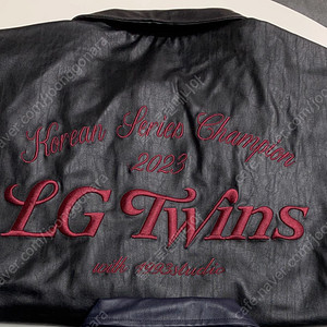 LG트윈스x1993스튜디오 V3 챔피언자수 바시티 자켓 / 블랙 / M사이즈 새제품