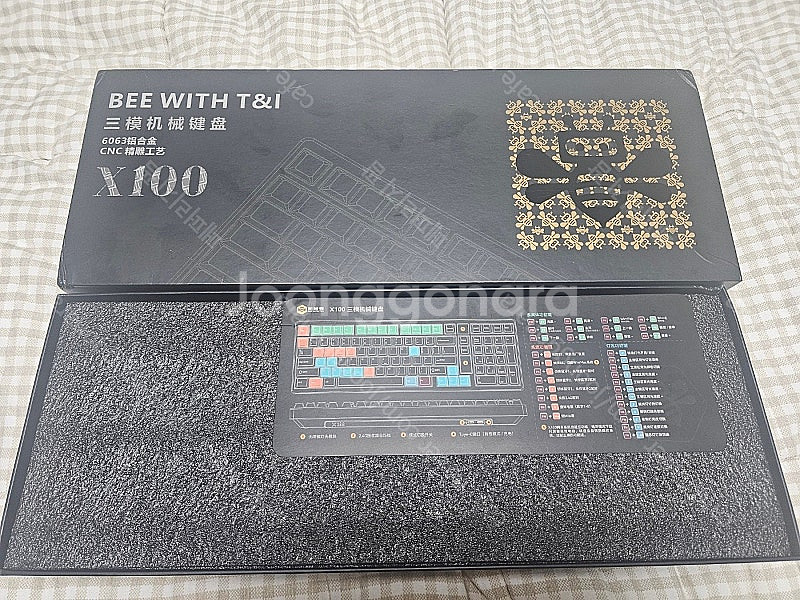 로보비 x100 풀알루 키보드 판매합니다.--1