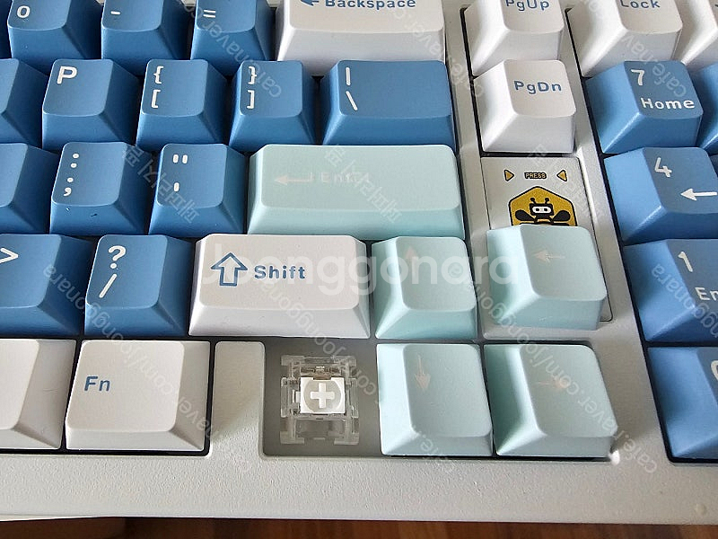 로보비 x100 풀알루 키보드 판매합니다.--3