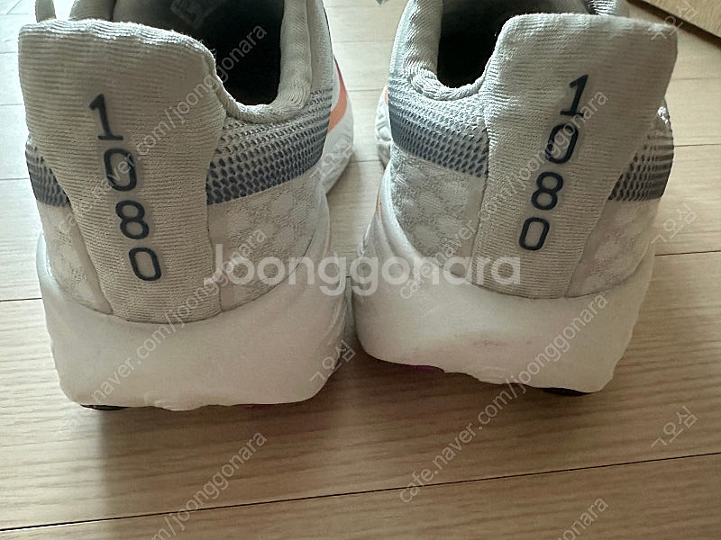 뉴발란스 1080 운동화 러닝화 250사이즈--1