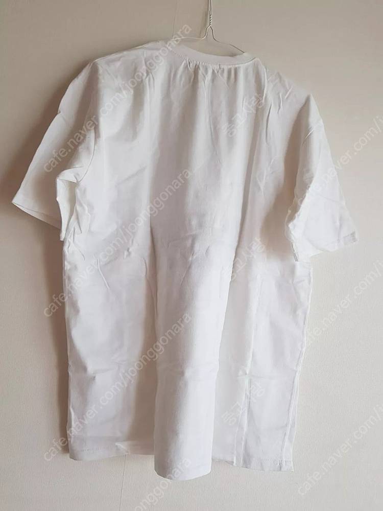 반팔 티셔츠 모음 이미지