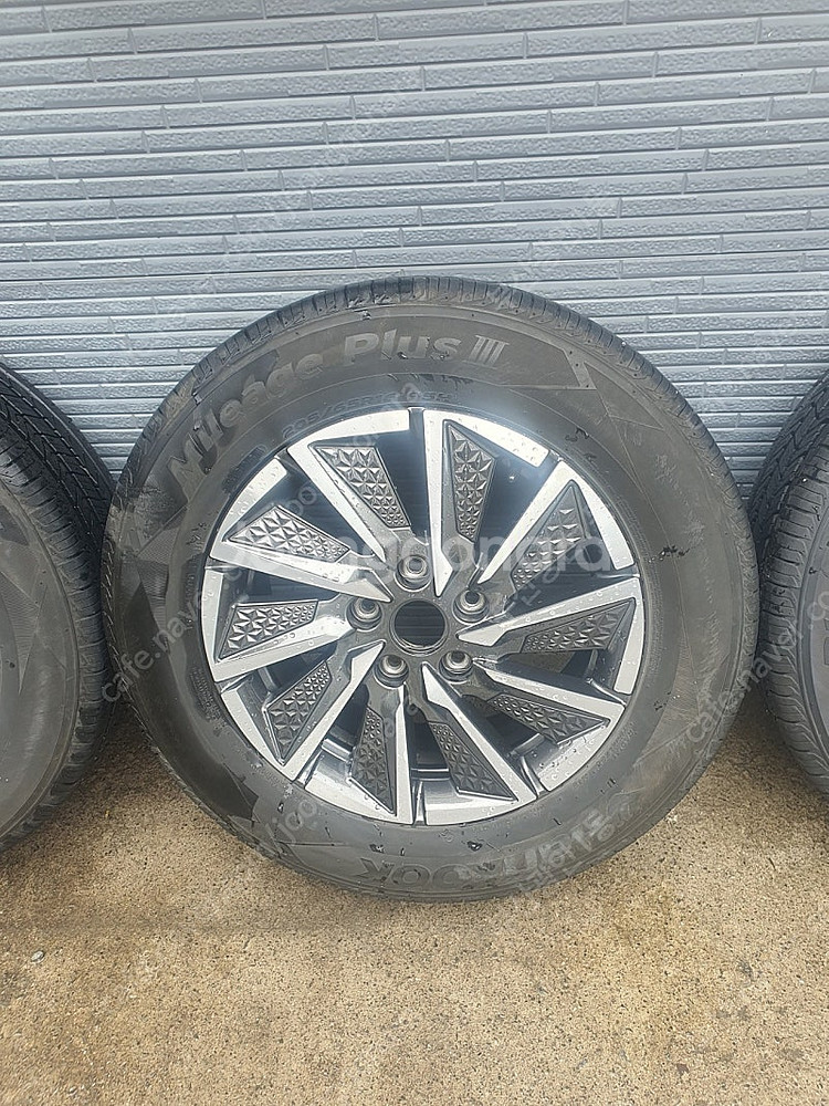 현대 16인치휠 205 65 16 휠은 거의 신삥입니다--2