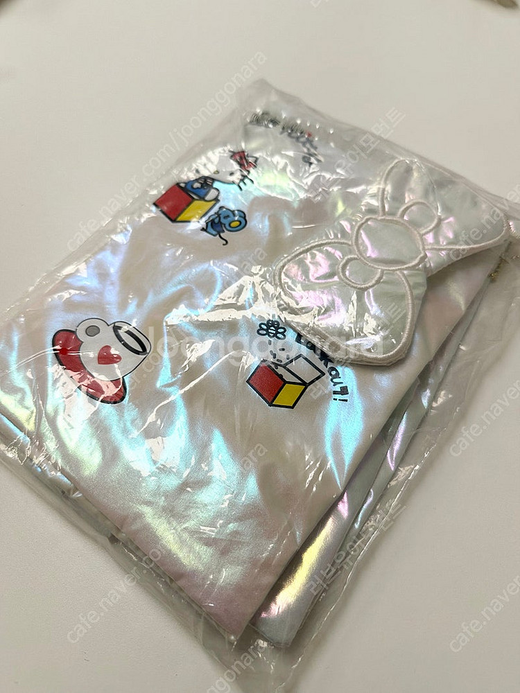 키티 홀로그램 에코백️ 새상품 / 11am 임여진 페퍼윤윤 바이쑨 고걸 올라이츠 투머치토커 라두나--1