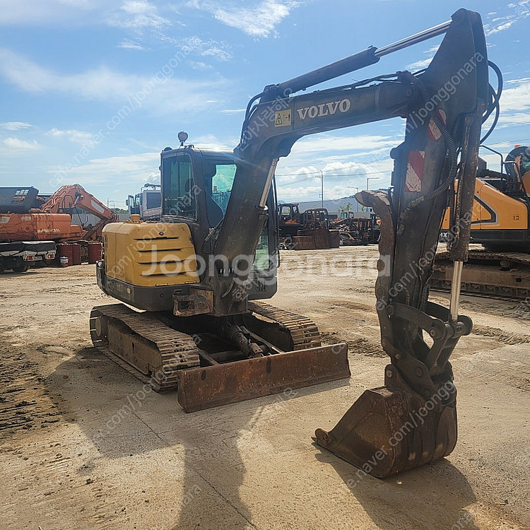 02굴삭기 볼보EC55C (집게장착+회전라인) 2011년 팝니다.--6