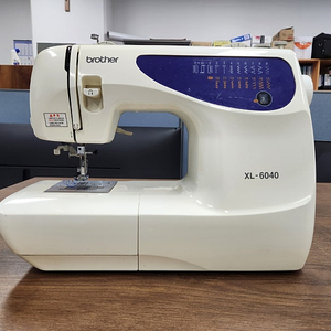 부라더 미싱 XL-6040 판매합니다.