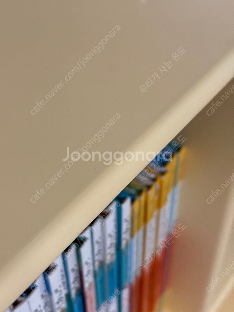 바치포칠드런 책장 판매해요--4