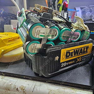 마끼다 밀워키 디월트 등등 각종 리튬배터리 파워뱅크 전기자전거배터리 코드제로배터리 수리해드립니다