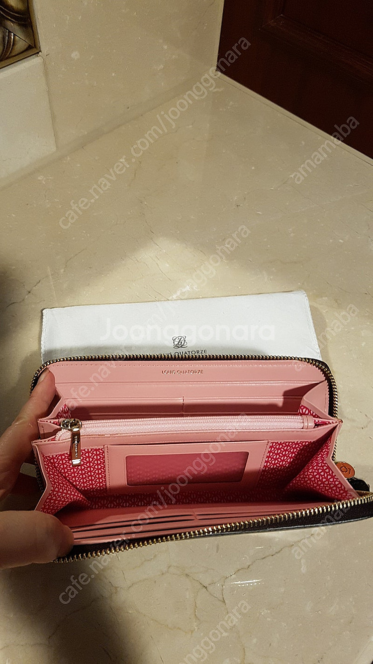 (백화점정품) 루이까또즈 블랙 에나멜 장지갑--3