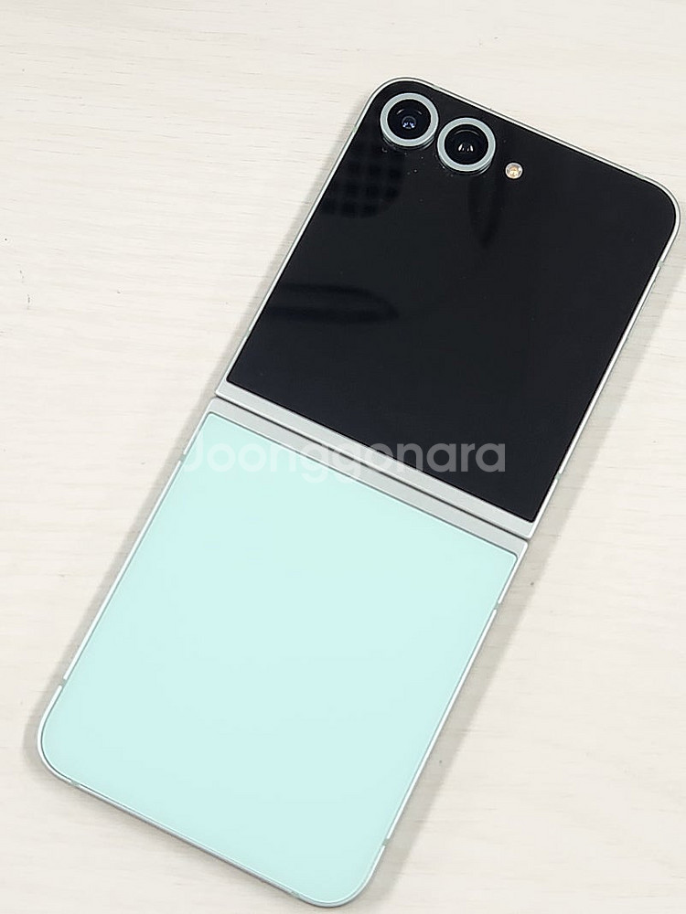 갤럭시Z플립6 민트 256용량 미파손 무잔상 새상품컨디션 깨끗한 단말기 S급 51만 판매해요--9