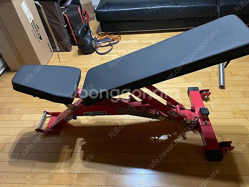 덤벨 및 거치대, 파워바, 각도조절 벤치, 그리오로지 벨트 판매합니다.--2