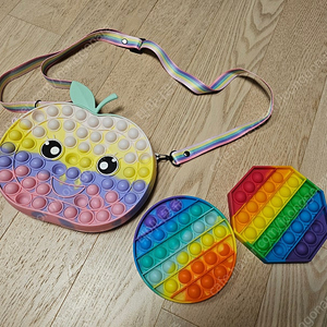 푸시팝 가방, 장난감