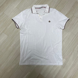 몽클레어 화이트 폴로 티셔츠 XL(105) (휴먼메이드 나눔)