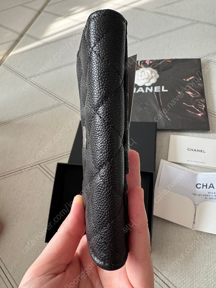 [새상품] 샤넬 클래식 지퍼 카드 홀더 AP3179 팝니다.--3