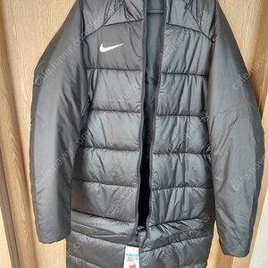 나이키 남녀공용 써마핏 패딩 코트 새상품입니다