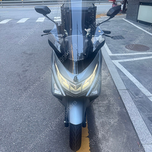 uhr150 25년 신차급 팝니다 (키로수738km)