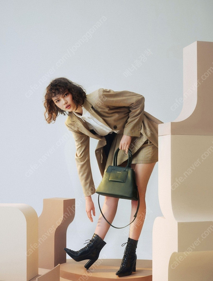 (여성가방/잡화)(옘스코르) HIEMSCOR 가죽 연예인가방 한소희가방 선물/옘스코르가방끈/소가죽/명품그립톡/랩 L... 이미지