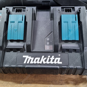 마끼다 듀얼충전기