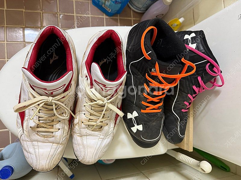 야구화 팝니다.(언더아머 찡, 미즈노 인조잔디) :290--0