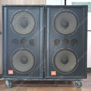 JBL SR 4715 스피커