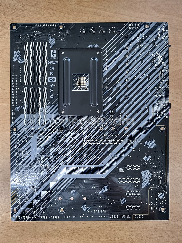 아수스 Tuf Gaming B550 Plus 보드--4