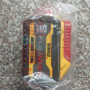 디월트 플렉시볼트 9a배터리새제품 국내정품