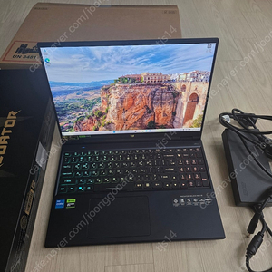 에이서 프레데터 헬리오스 네오 16 판매합니다 (14500HX , 4060 , 240hz)