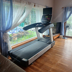 애니휘트니스 최상급 런닝머신 4대 판매