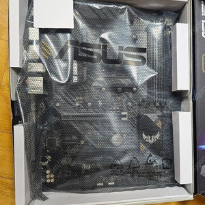 ASUS TUF Gaming B550-PLUS as 13개월 남은 제품 판매합니다.
