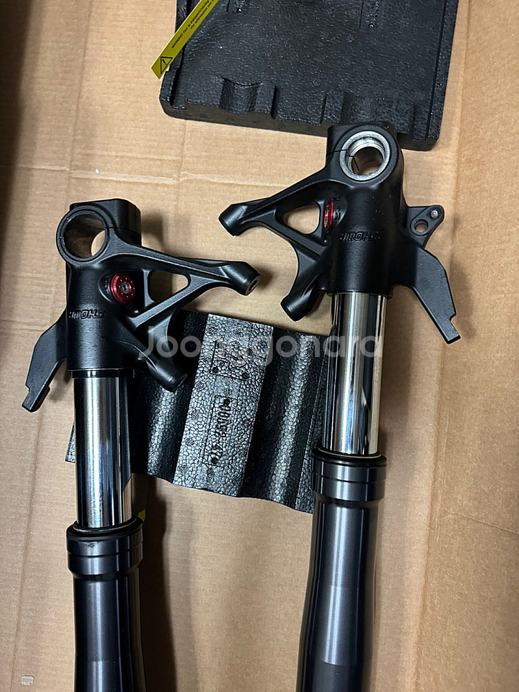 두카티 파니갈레 V2 순정 프론트 포크--2