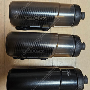 피드락 물통 3개 팝니다