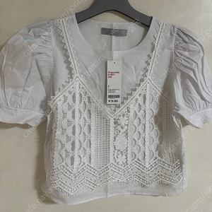 에잇세컨즈 반팔블라우스 새상품