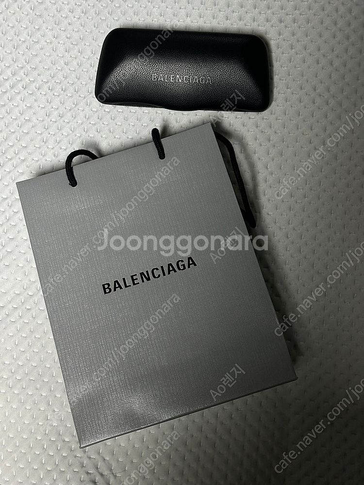 [새 상품] 발렌시아가 랙탱글 선글라스 (풀박스)--7