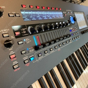 완전 새것 A급 YAMAHA MONTAGE M8X 팝니다