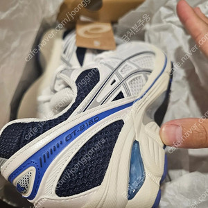 새제품 아식스 GT2160 화이트퓨어실버 280 사이즈 팝니다