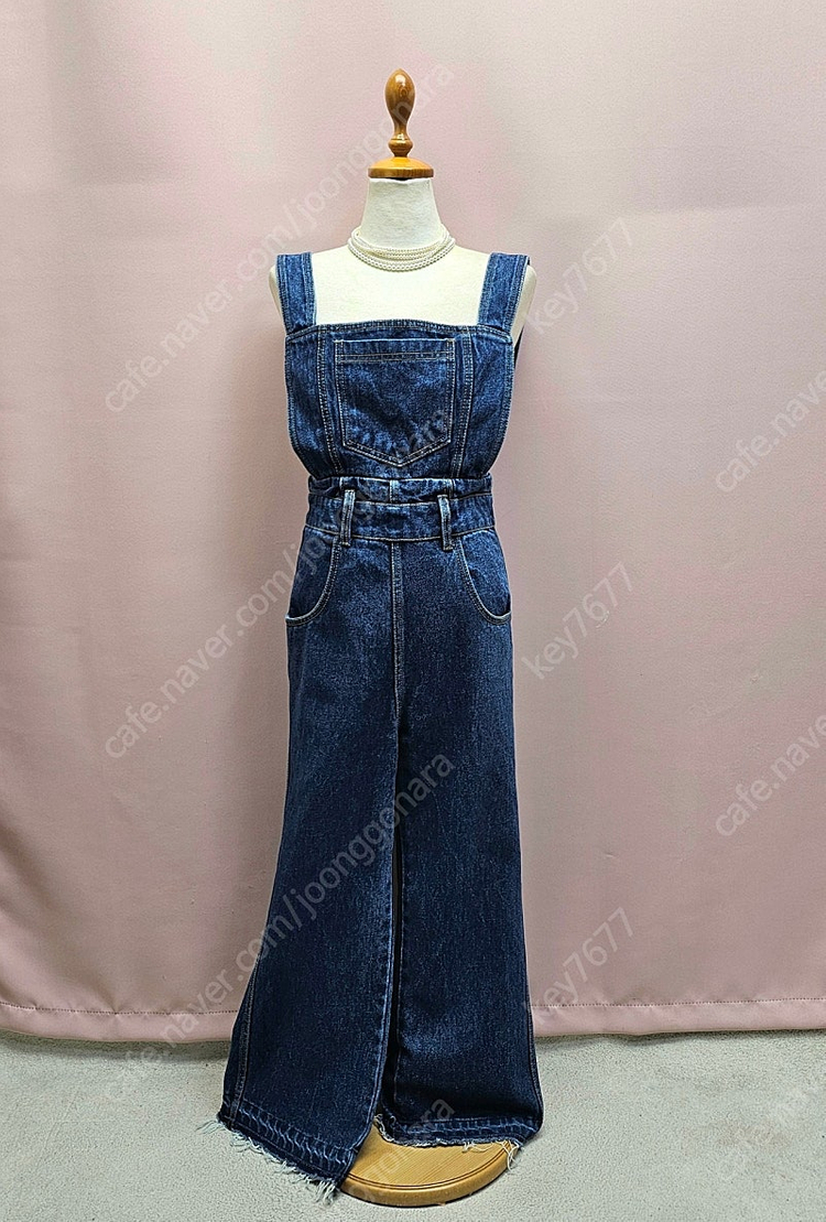 1.임블리 세미부츠컷 데님 멜빵바지 점프수트--1