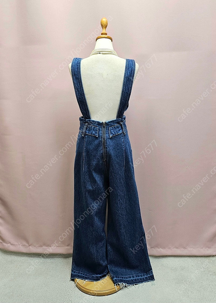 1.임블리 세미부츠컷 데님 멜빵바지 점프수트--6