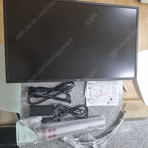 LG 32UK550 32인치 4K 모니터 팔아요