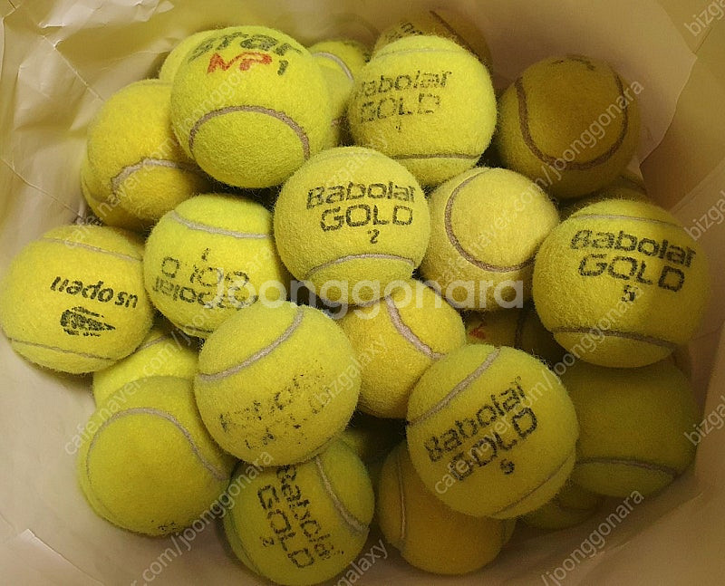 테니스공 65개 팝니다--0